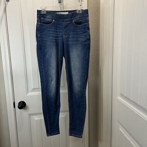 Signature Levi Strauss Pull-On Shaping Super Skinny Jeggings Dark Wash Womens 28